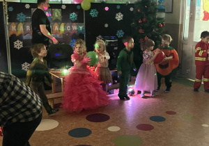 zabawy młodszych grup