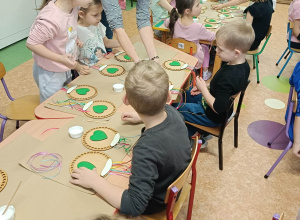 Warsztaty plastyczne z okazji Dnia Babci i Dziadka