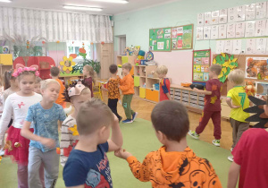 zabawy jesienne w Papużkach